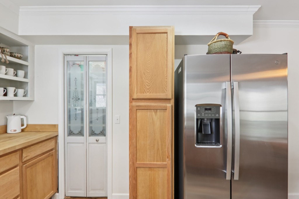 23-web-or-mls-210SpringValleyDr-S1701-019