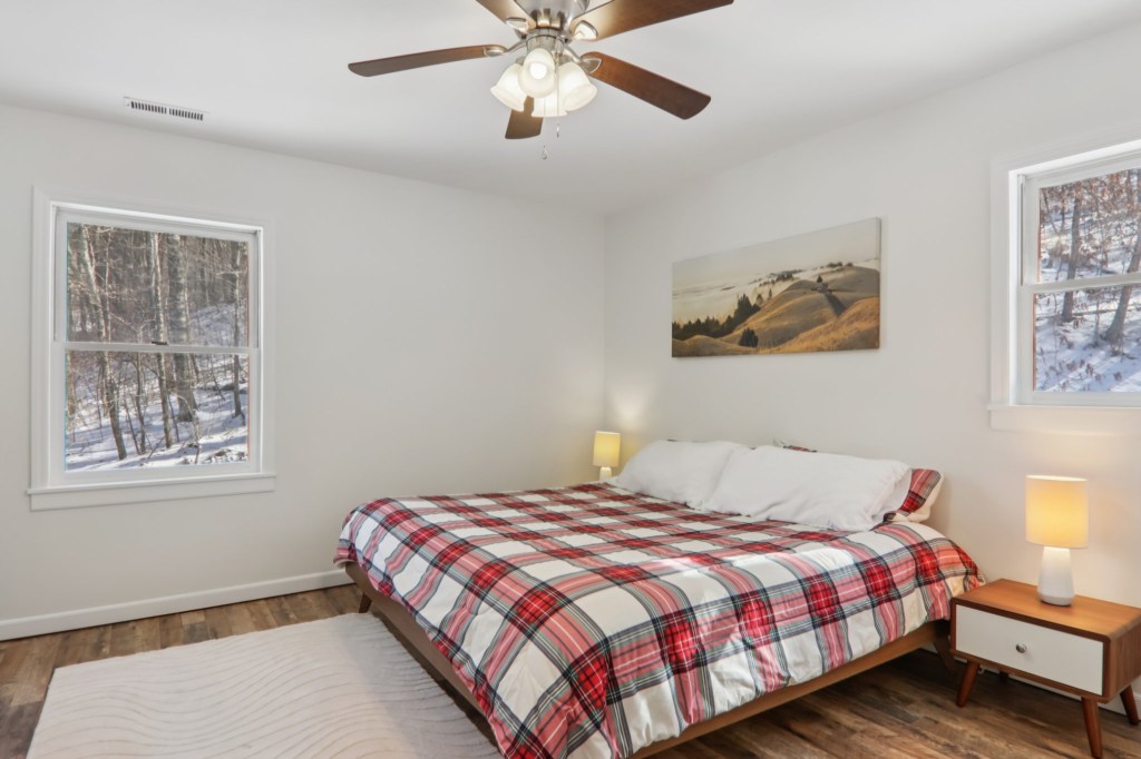 25-web-or-mls-210SpringValleyDr-S1701-021