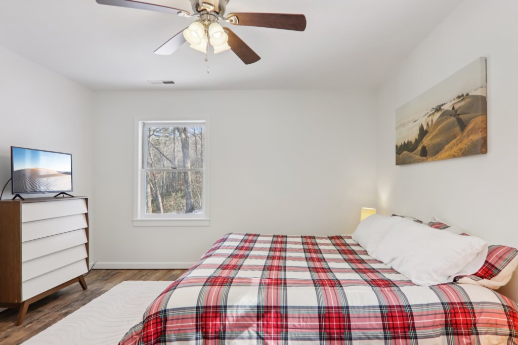 27-web-or-mls-210SpringValleyDr-S1701-023