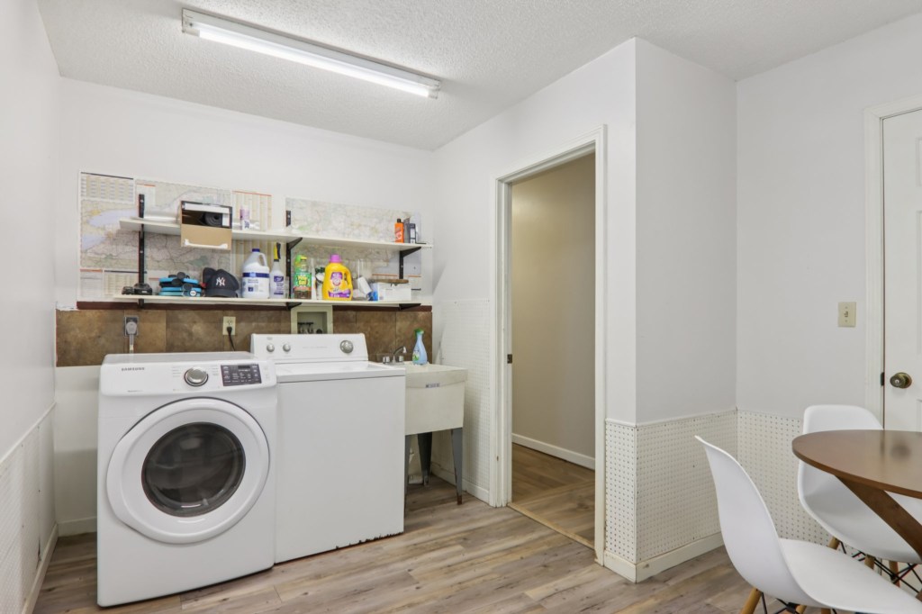 30-web-or-mls-210SpringValleyDr-S1701-026