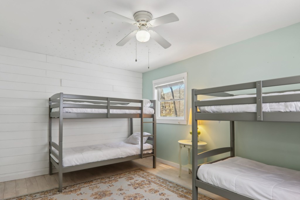 38-web-or-mls-210SpringValleyDr-S1701-034