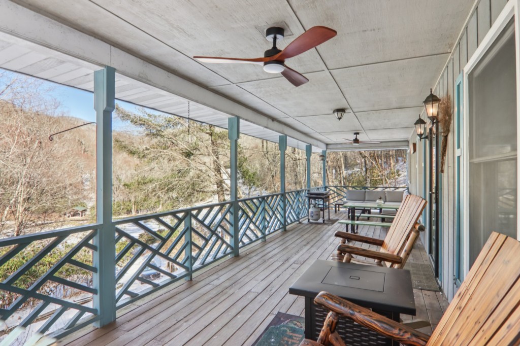 45-web-or-mls-210SpringValleyDr-S1701-041