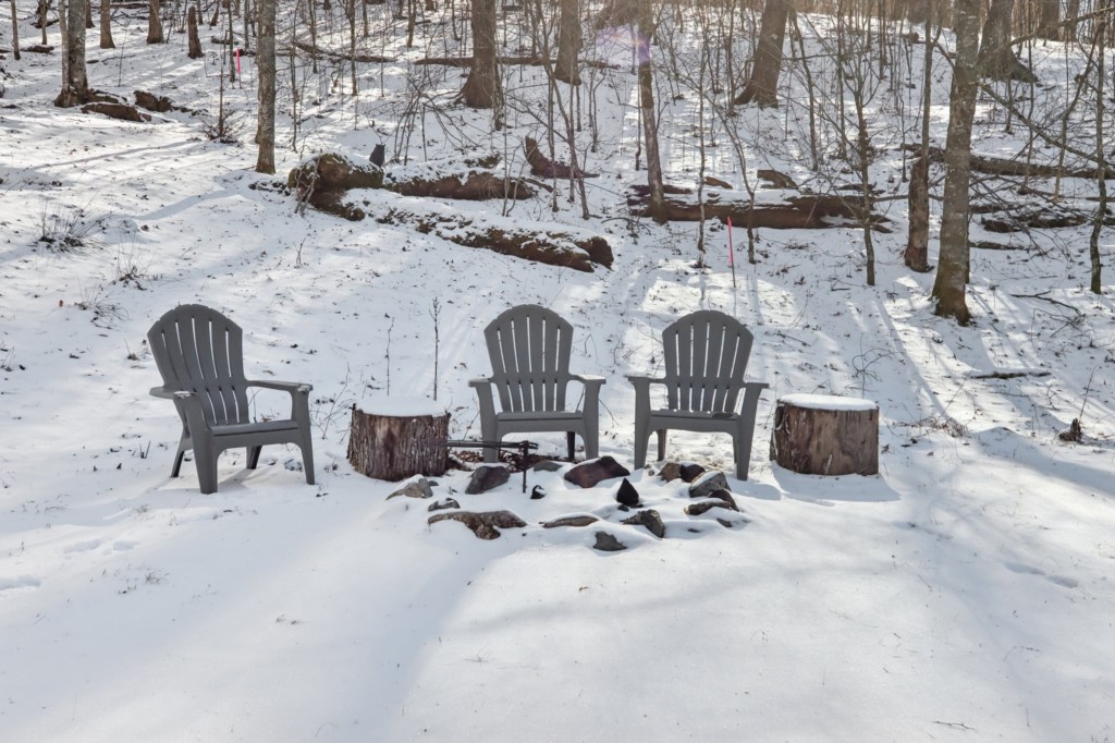 52-web-or-mls-210SpringValleyDr-S1701-048