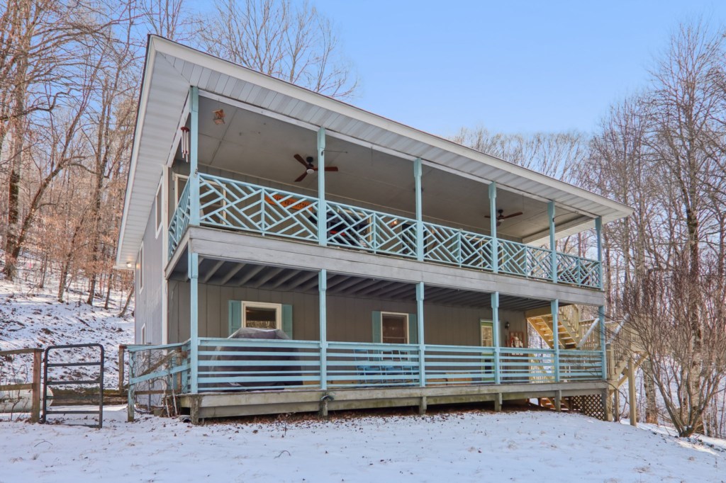 6-web-or-mls-210SpringValleyDr-S1701-002